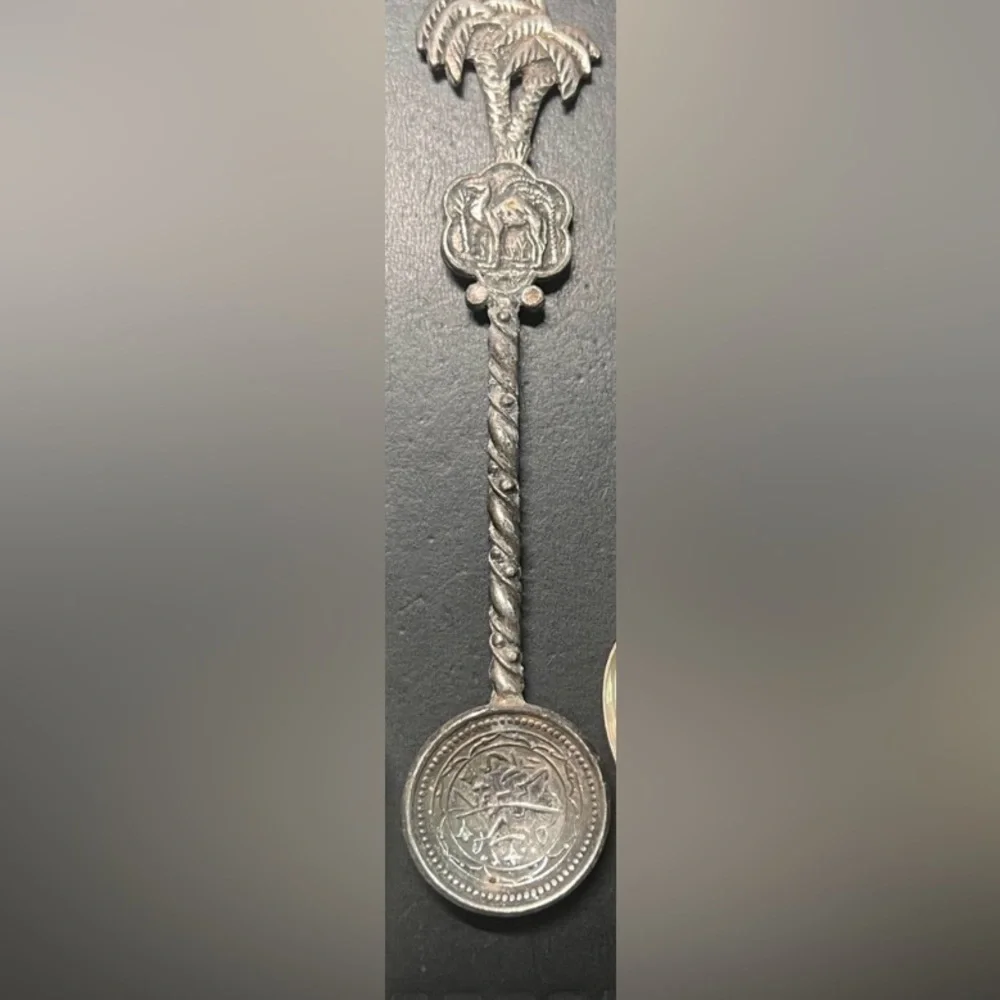 Vintage Collectors Souvenir Camel & Palm Tree Spoon purchased in Saudi Arabia 🇸🇦